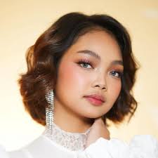 TEAM CARMELLE! 🙌 LOOK: Carmelle Collado with Showtime Baby Dolls and Vocal  Coaches, Ms. Lindie Achacoso and Sir Ryan del Rosario at the  #BINIverseWorldTourPH in the Philippine Arena in Bulacan. Congratulations,  BINI_ph!