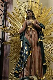 Jahrhundert im romanischen und gotischen stil errichtet. Catholic Statuary