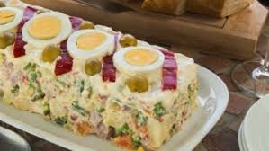 Carres Aux Rice Krispies A La Caramilk 100miam Salade Russe Salade Russe Recette Recettes De Cuisine