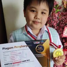 Today, we're highlighting one of our gifted students, Jonathan Winston,  who's only in 3th grade! Jonathan, or Jojo or Sen2 as he's usually called,  has been winning many Mathematic Competitions, either locally,