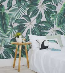 Le Papier Peint Tropical Les Plus Beaux Exemples Trouves Sur Pinterest Deco Chambre Parental Deco Chambre Exotique Papier Peint Tropical