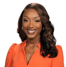 Erin Ashton's Instagram, Twitter & Facebook