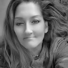 Mitzi Carlson's Instagram, Twitter & Facebook