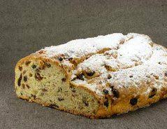 Zur Weihnachtszeit Konnen Sie Nicht Nur Leckere Platzchen Sondern Auch Kuchen Backen Dazu Gehort Traditionell Ein Stollen Brot Backen Rezepte Brotbackautomat