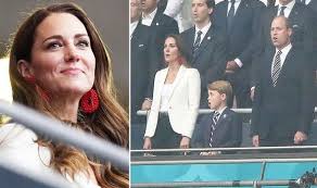 Andrews in scotland and married in 2011. Mnnm2fly8ghwum