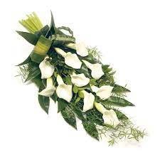 Choose from a classic white calla lily bouquet or sophisticated purple calla lilies from 1800flowers. Calla Lily Bouquet Elegant Funeral Euroflorist