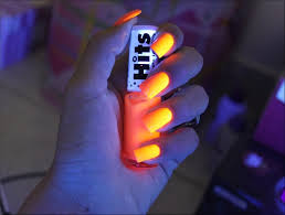 Natural glow in the dark polishes can glow without an active source of uv light and would light up in the dark. Glow In The Dark Nail Polish Is Back With 90s Revival