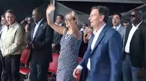 E nós, somos o quê? Mp Eleitoral Ve Crivella E Bretas Violando A Lei Por Irem A Evento Gospel Com Bolsonaro Diario Do Poder