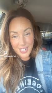 Danielle Kellett's Instagram, Twitter & Facebook