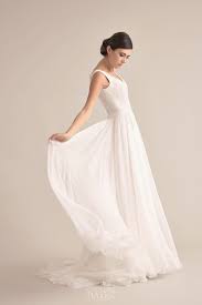 L'abito di seta è adatto per la primavera e l'estate. Collezione Sposa Eleganza Migliori Abiti Da Sposa Artigianali A Milano Abiti Da Sposa Abiti Da Sposa Leggeri Abiti