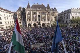 Demonstrációt tartott az ellenzék péntek délután budapesten. Zehntausende Demonstrierten In Budapest Ungarn Tv Com Reisemagazin Aktuelle Nachrichten