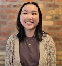 Leah Donahue's Instagram, Twitter & Facebook