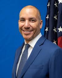 Alvin Dexter's Instagram, Twitter & Facebook