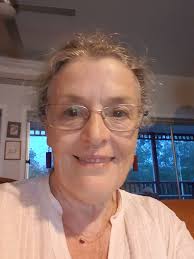 Aging and life experiences in France with humor