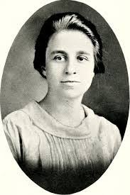 Lillian Purvis's Instagram, Twitter & Facebook