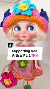 How cute is her handmade outfit, purse and hat?! Daisy is my sister’s dolly  @Tori 🩷🌼 #blythe #blythedoll #customblythe #ブライス #ブライスアウトフィット  #ブライス好きな人と繋がりたい #브라이스 #小布娃娃 #인형스타그램 #Блайт #Блайткукла ...