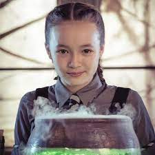 Felicity foxglove in the worst witch host of @cbbc's zapchat! Dagny Rollins Dagnyrollins1 Twitter