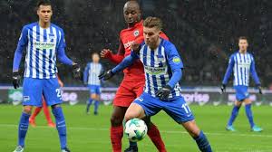 Transferts, résultats, billeterie, effectif, calendrier et statistiques. Strong Start In Vain As Frankfurt Beat Hertha In Berlin Teams Herthabsc De