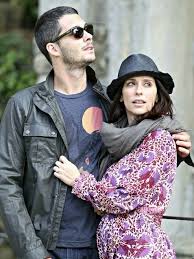 Celebrity Couples Cam Jennifer Love Hewitt Visits Italy With Fiance Brian Hallisay Iv Jennifer Love Hewitt Cute Celebrity Couples Jennifer Love Hewitt Shows