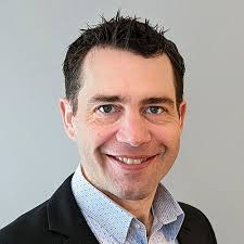 Simon Carson's Instagram, Twitter & Facebook