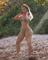 💋ẞølø Çûrv¥ Tíçç everlylaness - EroMe