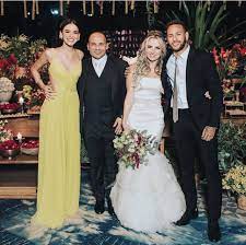 Get notified when the footballer's girlfriend (neymar jr) is updated. Pin By Kindalosingmymind On Neymar Jr Wedding Dresses Bridesmaid Dresses Wedding
