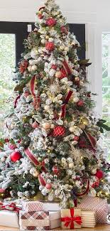 Christmas Decorating Ideas Stunning Holiday Homes Of Top Bloggers Beautiful Christmas Trees Traditional Christmas Tree Traditional Christmas Decorations