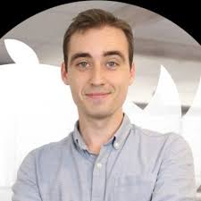 Tom Machado (@poemtomdm)