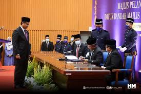 Iklan jawatan kosong terkini 2021 jawatan kosong kerajaan 2021 jawatan kosong swasta 2021. Perlantikan Dan Angkat Sumpah Datuk Bandar Majlis Bandaraya Iskandar Puteri