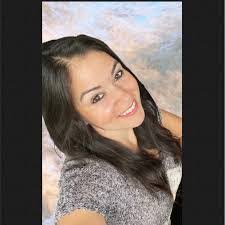 Melissa Mcnary's Instagram, Twitter & Facebook