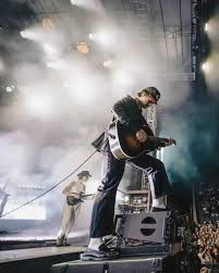 'Steve Harrington' llega a México como músico: Joe Keery se presenta en el Pepsi Center