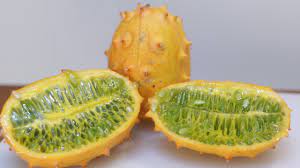 It even once starred in an episode of star trek: How To Eat A Kiwano Melon Horned Melon Taste Test Youtube