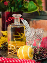 Holunder Zitronen Schnaps Rezept Schnaps Holunder Hausgemachte Schnaps