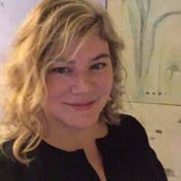 Leslie Hendrickson's Instagram, Twitter & Facebook