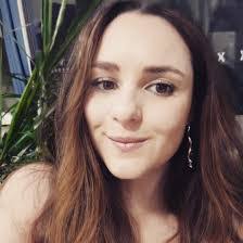 Lauren Hendriks's Instagram, Twitter & Facebook