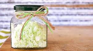 61 Facons Creatives De Reutiliser Les Rouleaux De Papier Toilette Soin Des Pieds Gommage Au Sel Fait Maison Gommage Pieds