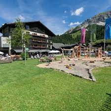 gorfion das familienhotel located in the centre of the quiet village of malbun at 1600 metres above sea level the family friendly hotel gorfion das familienho