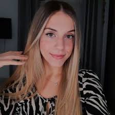 Daniela Amaro (danielaaamaro)