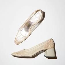 As red dress shoes don't so much exist in the practical. These 8 Shoe Colors Will Pair Perfectly With Your Navy Blue Outfit