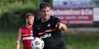 Spartacus was a thracian gladiator who, along with crixus, gannicus, castus, and oenomaus, was one of the escaped slave leaders in the third. Spartak Ustupil Neftchi V Pervom Matche Pri Vitorii