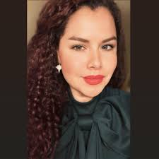 My work bestie is practically my unpaid therapist at this point😅😆