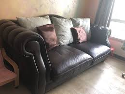 Modern craftsmanship and engineering update a classic design with the grand chesterfield leather sofa. 4 Seater Elegrant And Grand Look Chesterfield Full Leather Sofa Furniture Sofas On Carousell