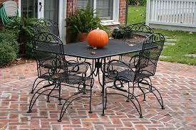 Useful Ways To Make Your Old Garden Furniture Look Good As New Dot Com Women Iron Patio Furniture Metal Patio Furniture Wrought Iron Patio Set