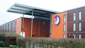 What are some restaurants close to premier inn london heathrow airport terminal 4 hotel? Airport Hotels Heathrow Premier Inn I Love Airport Parking