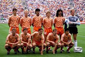 Nederland won het ek van 1988 en bereikte in 1974 , 1978 en 2010 de finale van het wk. Oranje Tenue 1988 Eindigt Als Tweede Bij Bbc Verkiezing Wat Een Shirt Voetbal International