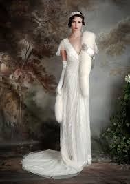 Un punto di incontro e scambio per appassionati di storia del costume e. Come Creare L Abbinamento Perfetto Tra L Abito Ed I Guanti Da Sposa La Fata Madrina Abiti Da Sposa Anni 20 Abiti Da Sposa Abiti Di Matrimonio Vintage