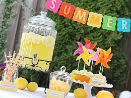 Most summer parties can be adapted to a baby shower, with one major exception. 12 Sweet Summer Baby Shower Themes