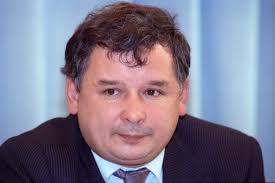 Najnowsze informacje, muzyka, kultura, nauka, historia. Jaroslaw Kaczynski I Afera Fozz 7 Maja 1991 R Zaczelo Sie Sledztwo W Sprawie Defraudacji Pieniedzy Z Funduszu Obslugi Zadluzenia Zagranicznego Polska Newsweek Pl