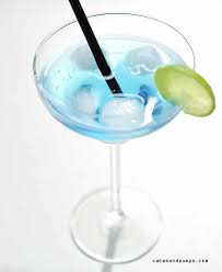 Cocktail Friday A Caribbean Blue Cakes And Pumps Recipe Cocktails Blue Cakes Cocktail Drinks