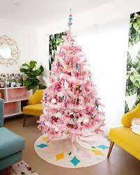 But as christmas seems to start earlier each year, with 2020 being no exception, there's no harm in keeping those decorations up a little longer for an added bonus of festive cheer. 19 Mid Century Modern Christmas Decor Ideas